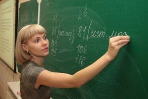 Средняя зарплата учителя в РФ в I квартале 2013 г составила 26 тысяч рублей